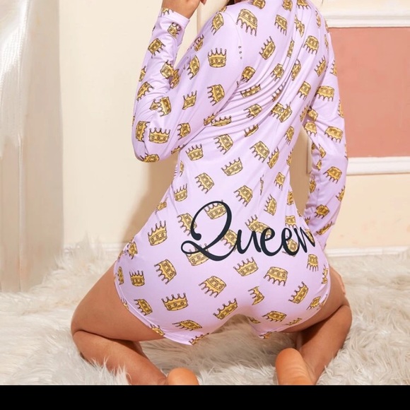 Onesie different styles Comes in L M S - Picture 5 of 16